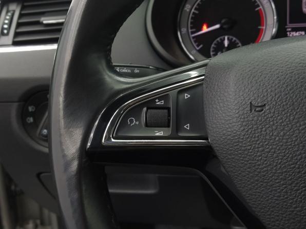 Skoda Octavia III (A7) Рестайлинг с пробегом 2018 года, цена 1 640 000 рублей, 129477 км, лифтбек, Автокод Объявления