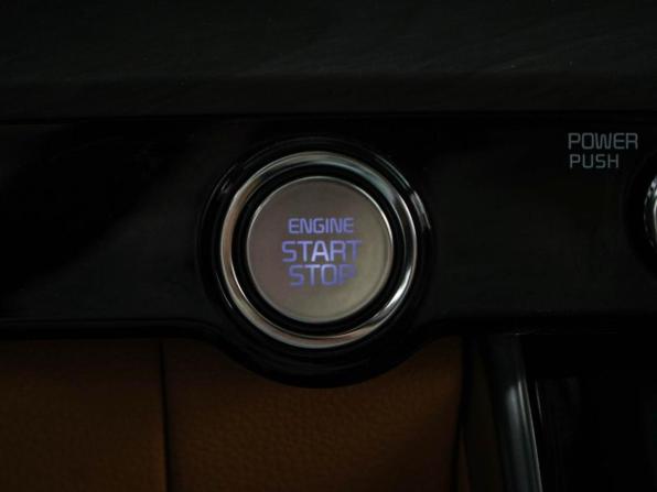 Kia Carnival IV с пробегом 2021 года, цена 3 816 050 рублей, 100088 км, минивэн, Автокод Объявления
