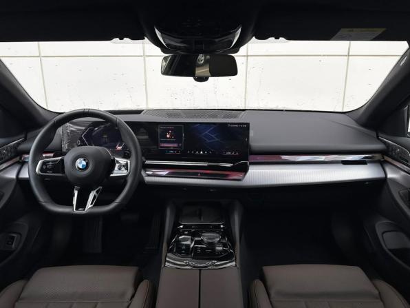 BMW 5 серии VIII (G60/G61/G68) с пробегом 2025 года, цена 8 190 000 рублей, 6158 км, седан, Автокод Объявления