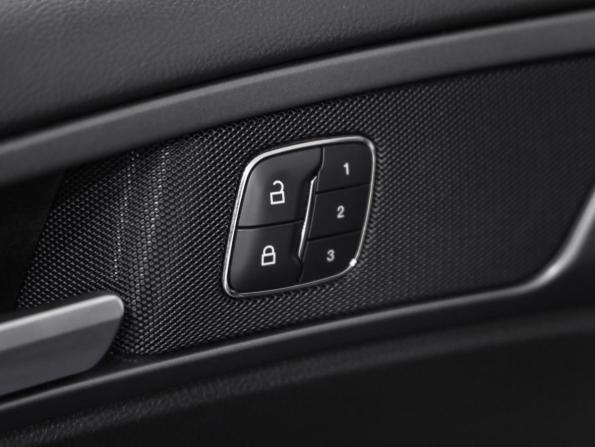 Ford Mondeo V с пробегом 2017 года, цена 1 319 000 рублей, 246971 км, седан, Автокод Объявления