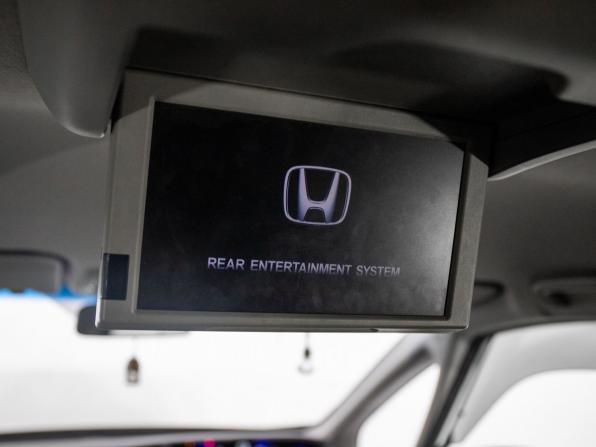 Honda Stepwgn V с пробегом 2015 года, цена 1 700 000 рублей, 144725 км, минивэн, Автокод Объявления