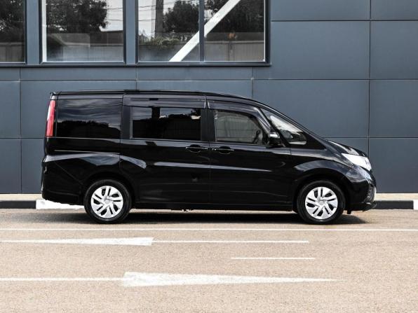 Honda Stepwgn V Рестайлинг с пробегом 2019 года, цена 2 049 000 рублей, 113778 км, минивэн, Автокод Объявления