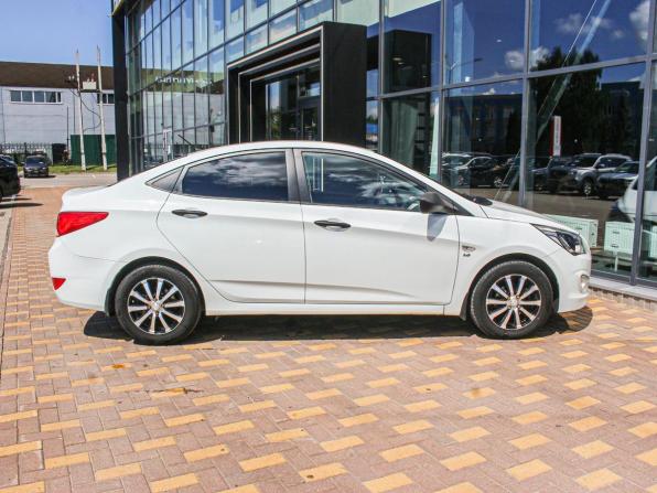 Hyundai Solaris I Рестайлинг с пробегом 2015 года, цена 969 600 рублей, 100104 км, седан, Автокод Объявления