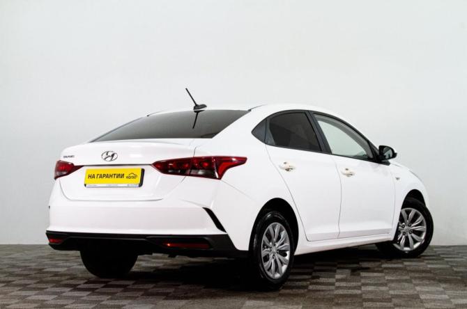 Hyundai Solaris II с пробегом 2022 года, цена 1 799 000 рублей, 105000 км, седан, Автокод Объявления