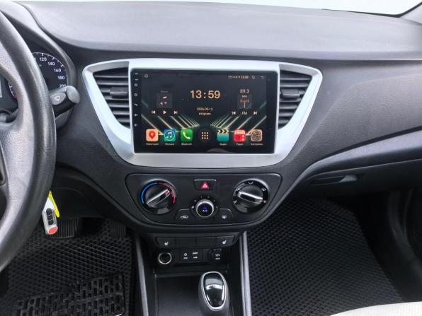Hyundai Solaris II с пробегом 2017 года, цена 990 000 рублей, 170000 км, седан, Автокод Объявления