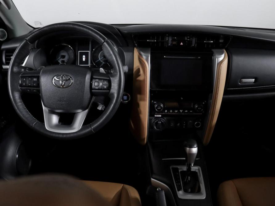 Toyota Fortuner II Москва  - изображение 12