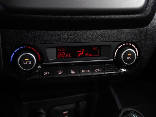 Kia Rio III Рестайлинг с пробегом 2015 года, цена 1 099 000 рублей, 129057 км, седан, Автокод Объявления