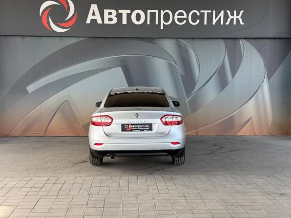Renault Fluence I с пробегом 2010 года, цена 675 000 рублей, 208700 км, седан, Автокод Объявления