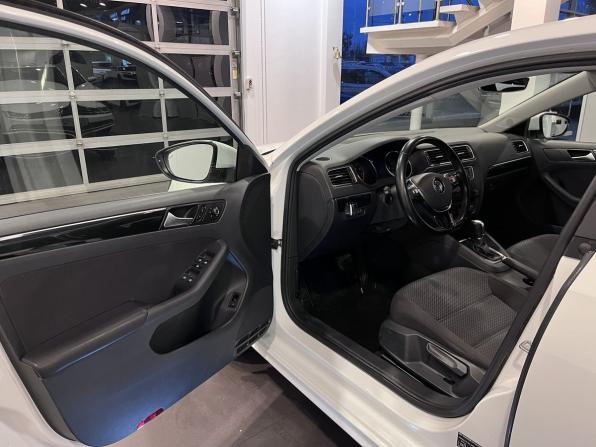 Volkswagen Jetta VI Рестайлинг с пробегом 2018 года, цена 1 470 000 рублей, 101271 км, седан, Автокод Объявления