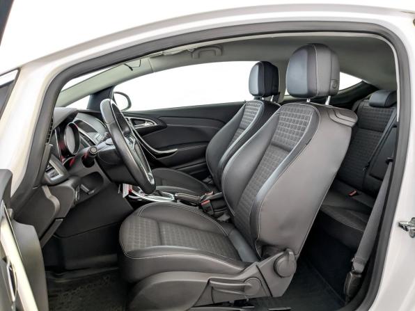 Opel Astra J Рестайлинг с пробегом 2013 года, цена 1 200 000 рублей, 53125 км, хэтчбек, Автокод Объявления