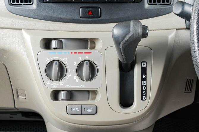 Daihatsu Mira e:S I Рестайлинг с пробегом 2015 года, цена 749 000 рублей, 113000 км, хэтчбек, Автокод Объявления