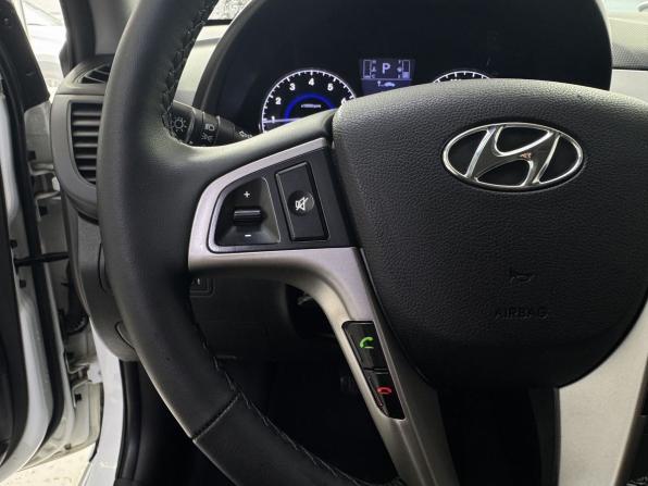 Hyundai Solaris I Рестайлинг с пробегом 2015 года, цена 1 085 000 рублей, 122146 км, седан, Автокод Объявления