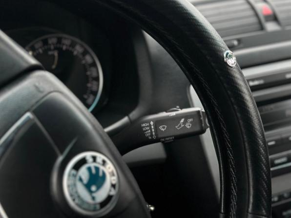 Skoda Octavia II (A5) Рестайлинг с пробегом 2013 года, цена 739 000 рублей, 235124 км, лифтбек, Автокод Объявления