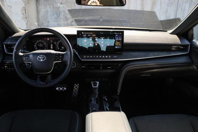 Toyota Camry IX (XV80) China Market с пробегом 2024 года, цена 3 730 000 рублей, 12281 км, седан, Автокод Объявления
