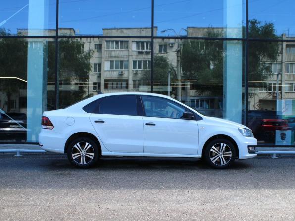 Volkswagen Polo V Рестайлинг с пробегом 2019 года, цена 1 377 000 рублей, 54887 км, седан, Автокод Объявления