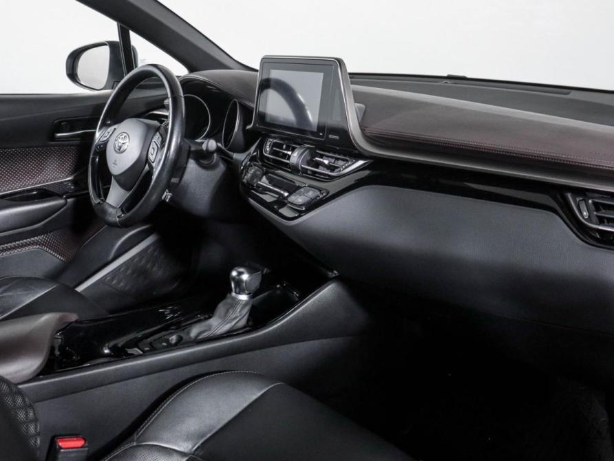 Toyota C-HR I Москва  - изображение 7
