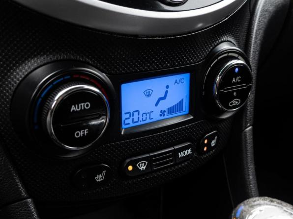 Hyundai Solaris I с пробегом 2011 года, цена 910 000 рублей, 295967 км, хэтчбек, Автокод Объявления