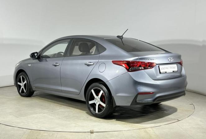 Hyundai Solaris II с пробегом 2018 года, цена 1 370 000 рублей, 131054 км, седан, Автокод Объявления