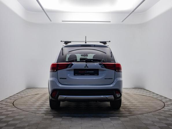 Mitsubishi Outlander III Рестайлинг 2 с пробегом 2015 года, цена 1 289 000 рублей, 288601 км, внедорожник, Автокод Объявления