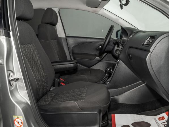 Volkswagen Polo V Рестайлинг с пробегом 2018 года, цена 1 100 000 рублей, 169010 км, седан, Автокод Объявления