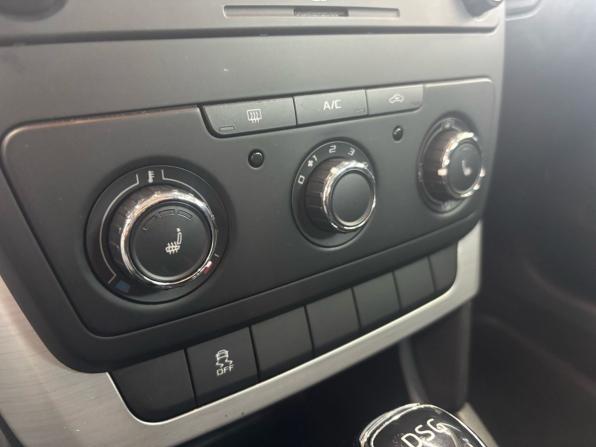 Skoda Yeti I Рестайлинг с пробегом 2015 года, цена 1 149 000 рублей, 226664 км, внедорожник, Автокод Объявления