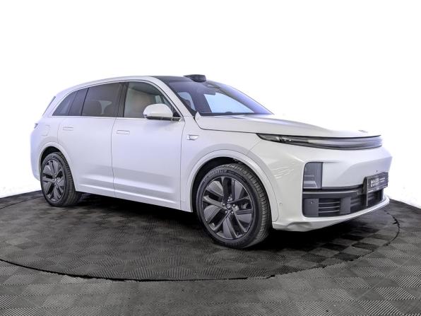 Li Auto (Lixiang) L7 I Рестайлинг с пробегом 2024 года, цена 6 000 000 рублей, 36636 км, внедорожник, Автокод Объявления