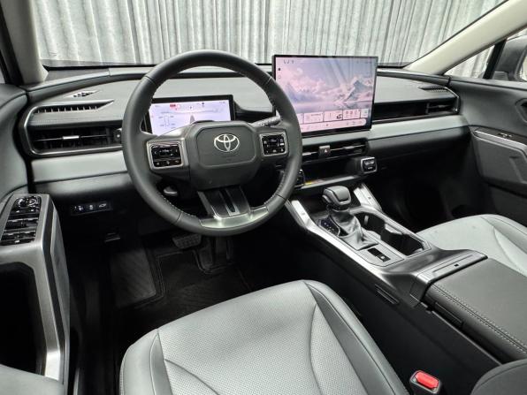 Toyota RAV4 VI (XA60) с пробегом 2026 года, цена 4 050 000 рублей, 8 км, внедорожник, Автокод Объявления