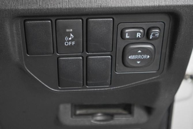Toyota Prius III Рестайлинг (XW30) с пробегом 2012 года, цена 1 049 000 рублей, 187000 км, лифтбек, Автокод Объявления