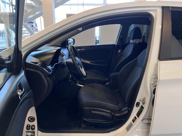 Hyundai Solaris I с пробегом 2013 года, цена 670 000 рублей, 156239 км, седан, Автокод Объявления