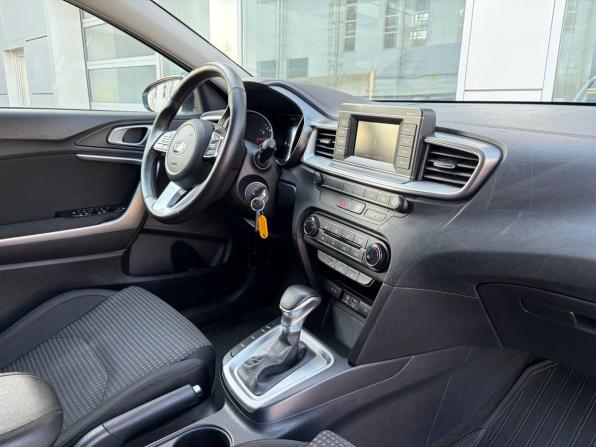 Kia Ceed III с пробегом 2019 года, цена 1 385 000 рублей, 179000 км, универсал, Автокод Объявления