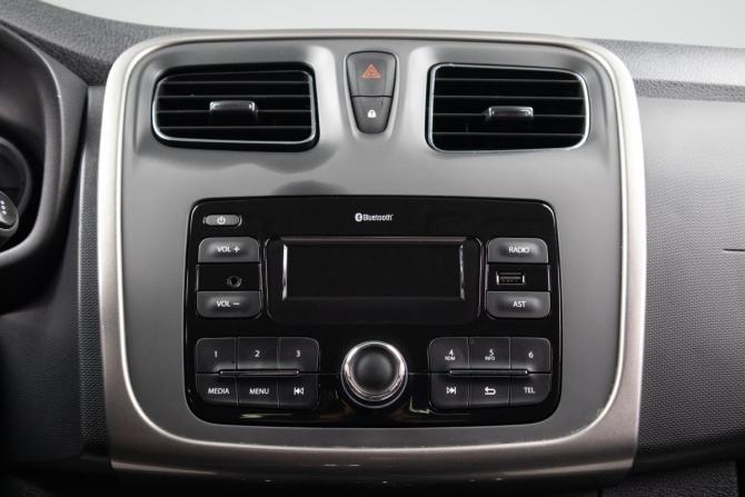 Renault Logan II Рестайлинг с пробегом 2022 года, цена 1 199 000 рублей, 11960 км, седан, Автокод Объявления