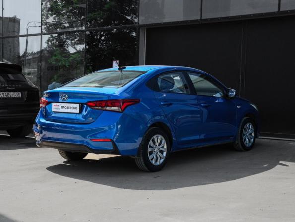 Hyundai Solaris II с пробегом 2017 года, цена 950 000 рублей, 218713 км, седан, Автокод Объявления