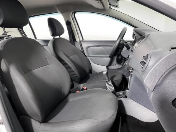 Renault Logan II Рестайлинг с пробегом 2018 года, цена 389 000 рублей, 258360 км, седан, Автокод Объявления