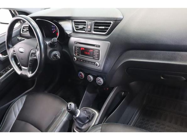 Kia Rio III Рестайлинг с пробегом 2016 года, цена 1 179 000 рублей, 56301 км, хэтчбек, Автокод Объявления