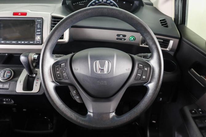 Honda Freed I Рестайлинг с пробегом 2012 года, цена 1 139 000 рублей, 86500 км, компактвэн, Автокод Объявления
