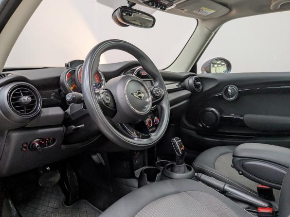 Mini Hatch III (F55/F56) Рестайлинг с пробегом 2019 года, цена 1 950 000 рублей, 42925 км, хэтчбек, Автокод Объявления