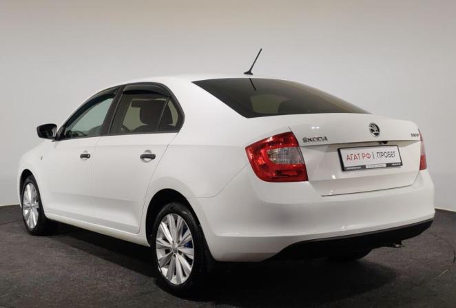Skoda Rapid I с пробегом 2015 года, цена 970 000 рублей, 164298 км, лифтбек, Автокод Объявления