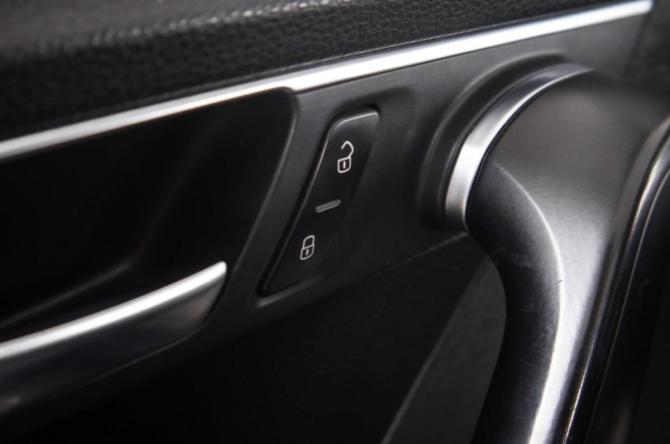 Volkswagen Passat B7 с пробегом 2012 года, цена 1 439 000 рублей, 270000 км, седан, Автокод Объявления
