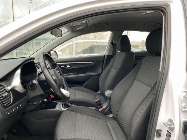 Kia Rio IV Рестайлинг с пробегом 2022 года, цена 1 599 000 рублей, 80500 км, седан, Автокод Объявления