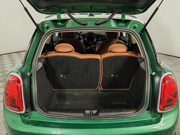 Mini Hatch III (F55/F56) Рестайлинг с пробегом 2021 года, цена 2 099 000 рублей, 99885 км, хэтчбек, Автокод Объявления