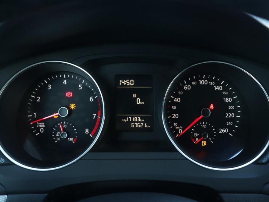 Volkswagen Jetta VI Рестайлинг Казань  - изображение 15