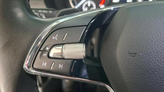 Skoda Octavia IV (A8) с пробегом 2021 года, цена 2 350 000 рублей, 47600 км, лифтбек, Автокод Объявления