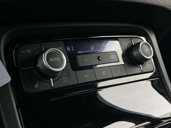 Volkswagen Touareg II Рестайлинг с пробегом 2017 года, цена 2 881 800 рублей, 183531 км, внедорожник, Автокод Объявления