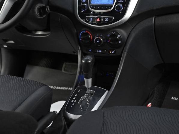 Hyundai Solaris I с пробегом 2013 года, цена 899 000 рублей, 140000 км, седан, Автокод Объявления