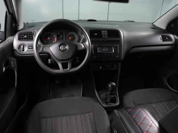 Volkswagen Polo V Рестайлинг с пробегом 2018 года, цена 1 189 000 рублей, 171532 км, седан, Автокод Объявления