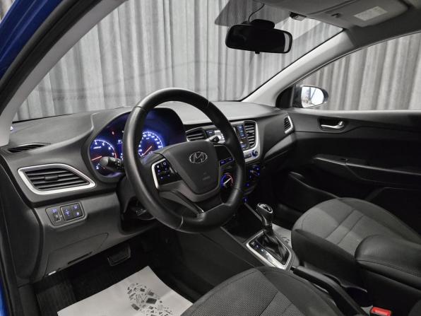 Hyundai Solaris II с пробегом 2017 года, цена 1 035 000 рублей, 130000 км, седан, Автокод Объявления