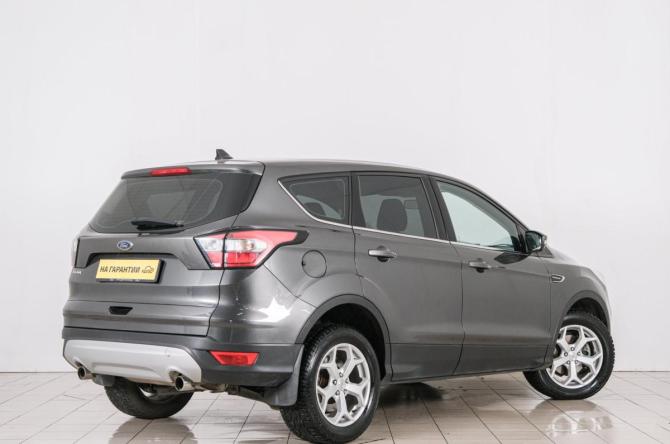 Ford Kuga II Рестайлинг с пробегом 2017 года, цена 1 649 000 рублей, 304694 км, внедорожник, Автокод Объявления