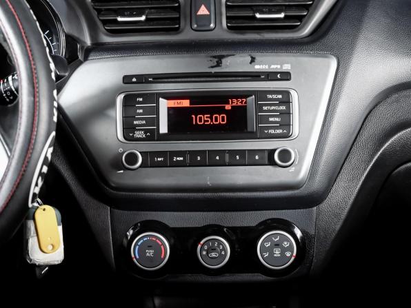 Kia Rio III Рестайлинг с пробегом 2017 года, цена 1 020 000 рублей, 117070 км, хэтчбек, Автокод Объявления
