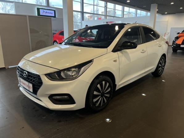 Hyundai Solaris II с пробегом 2018 года, цена 753 000 рублей, 192008 км, седан, Автокод Объявления