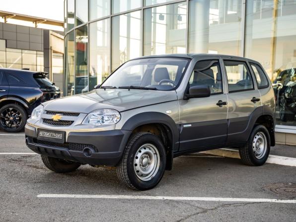 Chevrolet Niva I Рестайлинг с пробегом 2015 года, цена 738 000 рублей, 42729 км, внедорожник, Автокод Объявления